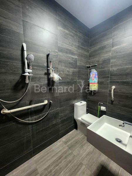 4 Bed Bungalow (Landed) for Sale in  Mayfair Park - Image 1